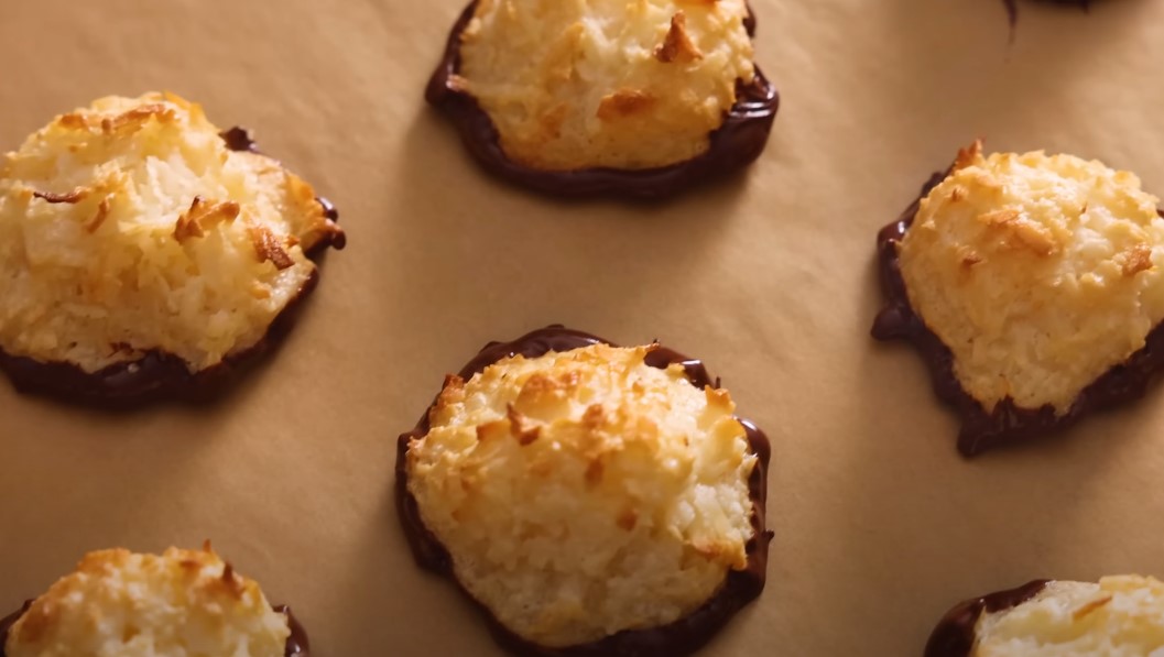 Close up photo of coconut macaroons